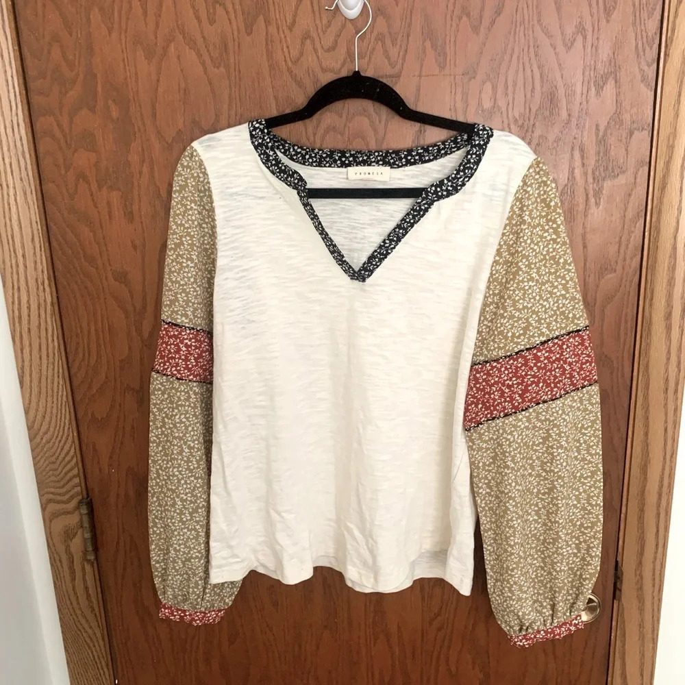 Promesa Floral Sleeve Blouse